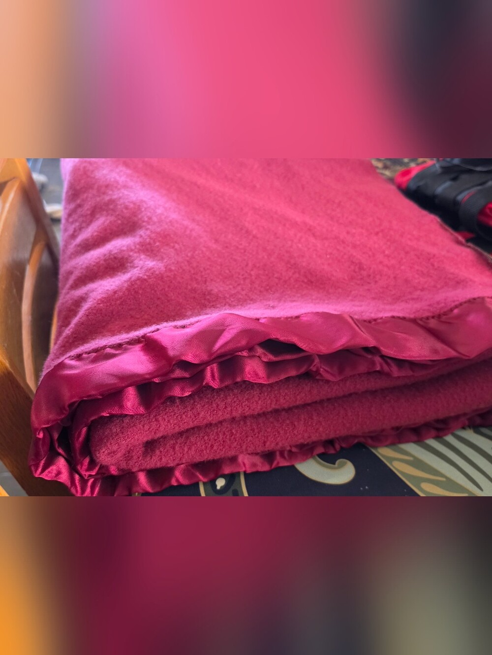 Vintage Chatham 100% Wool Throw Blanket Satin Trim WARM QUEEN SIZE 90x90 Red - Picture 7 of 8